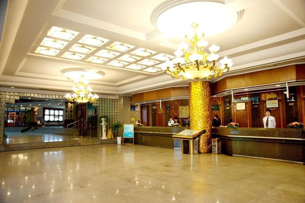 Chengdu Grand Hotel Экстерьер фото